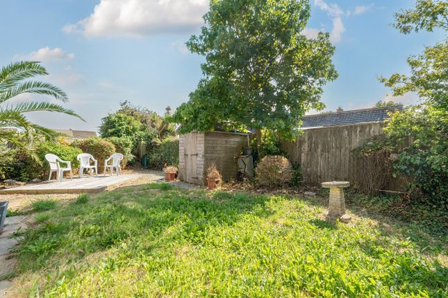 2-bed bungalow on 118, Roselands Drive, Devon, £260,000