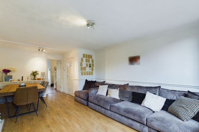 Terraced house for sale in Hollywoods, Forestdale, Croydon