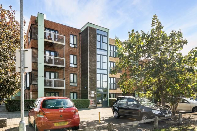 Flat 40, Verona House,, Aventine Avenue, Mitcham photo 2