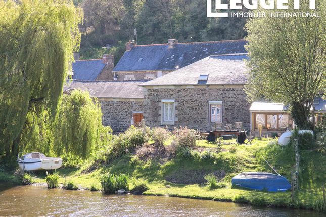 Thumbnail Villa for sale in Ploëzal, Côtes-D'armor, Bretagne