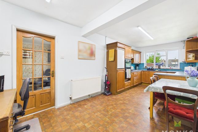 12, Powis Avenue, Oswestry photo 4