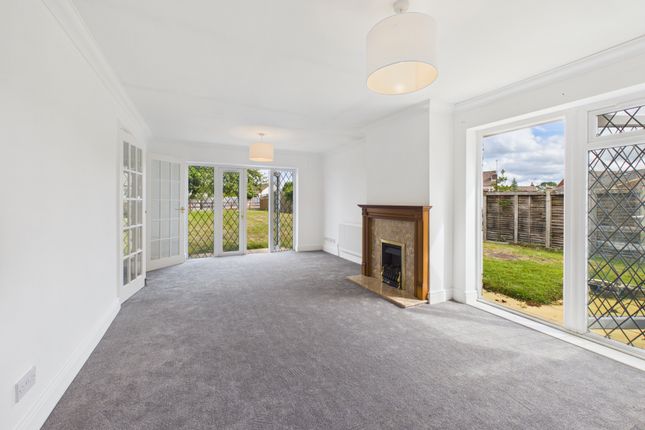 1, Honey Way, Walters Ash, Buckinghamshire, HP14 4TT photo 2