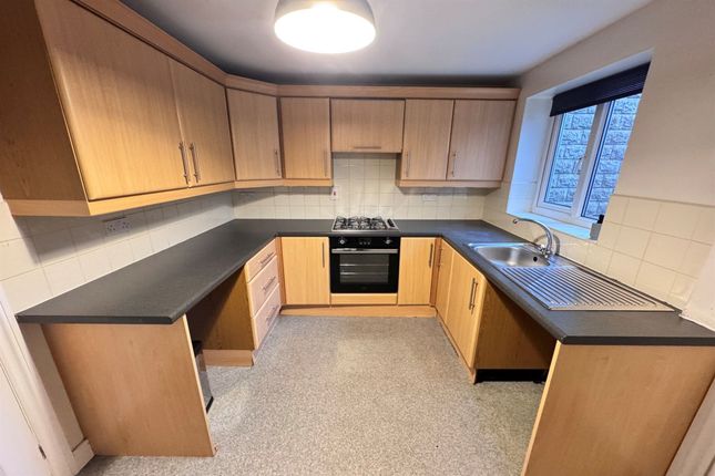 12 Burlow Road, Buxton photo 4