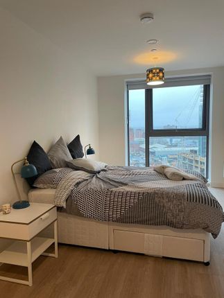 Flat for sale in Affinity Living Embankment West, 2 New Kings Head Yard, Manchesteer