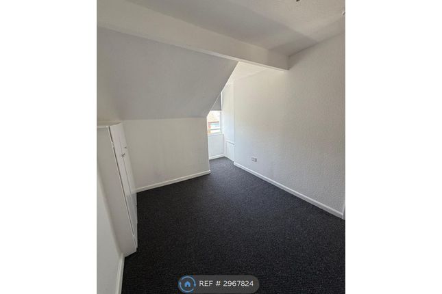 Flat, Woodland Terrace, Darlington photo 3