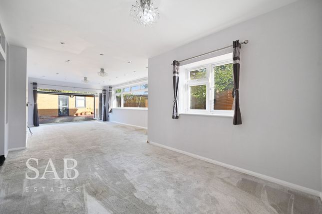 13 Selby Gardens, Southall photo 3