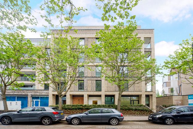 Thumbnail Flat for sale in Claremont House, 28 Quebec Way, London