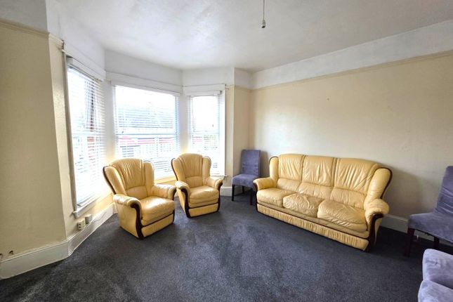 3 Mansfield Road, Ilford photo 2