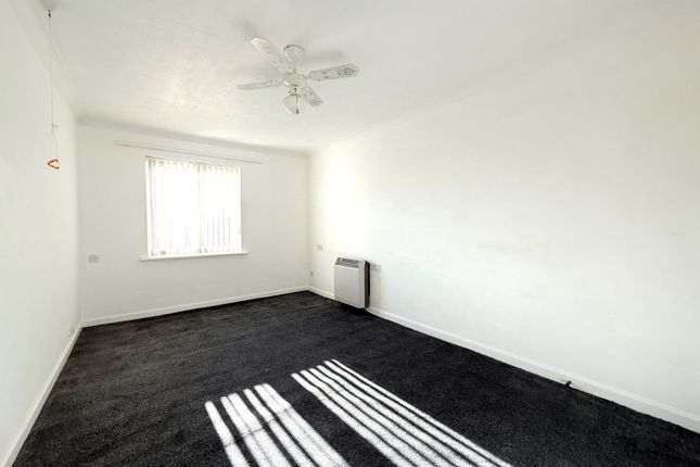 Flat 23, Sarisbury Gate,, Dove Gardens, Southampton photo 4