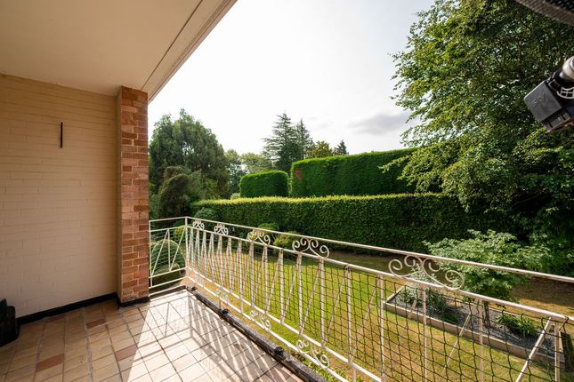 6 Clarendon Court, Carr Bank Lane, Sheffield photo 3