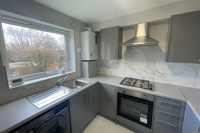 Thumbnail Flat to rent in Larch Close, London