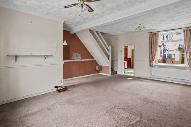 81 Commercial Street, Bargoed photo 5