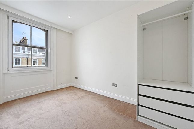 Flat for sale in Onslow Gardens, London