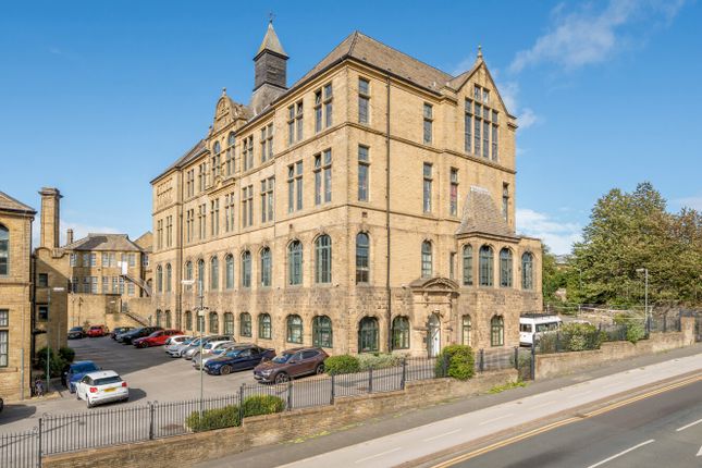 1-bed flat on 39, Byron Halls, Byron Street, Bradford, West Yorkshire, BD3, £20,000