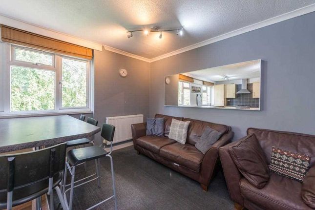 23, Wemyss Court, Canterbury photo 2