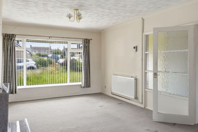 8 Pine Tree Close, Worksop photo 4