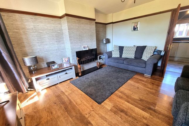 2 Winston Road, Barry photo 2