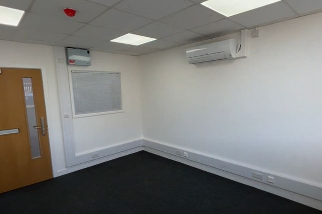Office to let in First Avenue, Bletchley, Milton Keynes