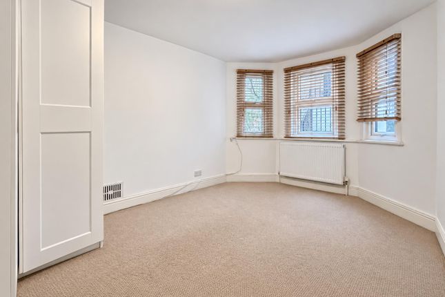 Basement Flat, 2A Monnery Road, London photo 2