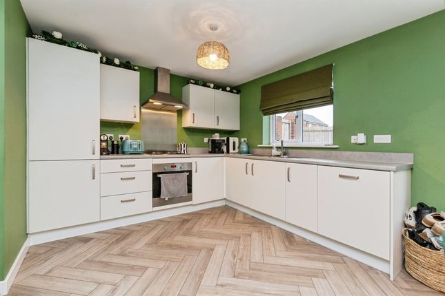 19, Aspen Gardens, Hartlepool photo 2