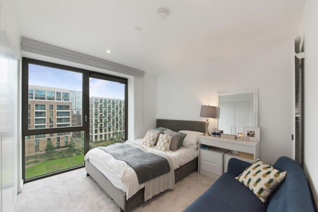 Flat for sale in Pendant Court, Royal Wharf, London