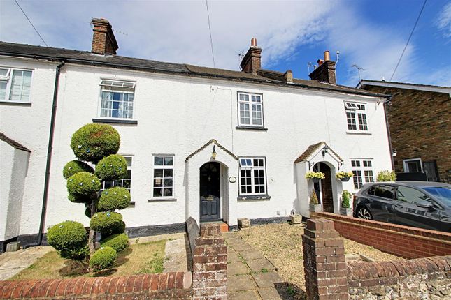 2-bed house on Heathfield Cottage, Croft Lane, Chipperfield, £450,000