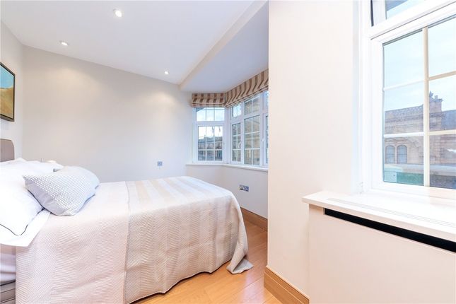 Flat to rent in Brompton Road, London