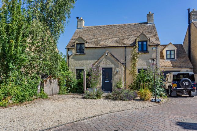 4-bed detached on The Wern, Gloucestershire, £575,000
