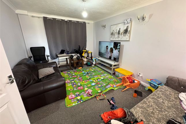 31, Becontree Close, Essex photo 2
