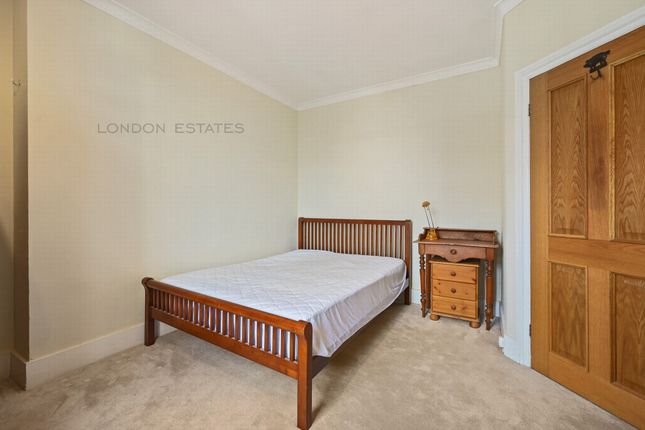 Flat to rent in Irving Mansions, Queens Club Gardens, West Kensington