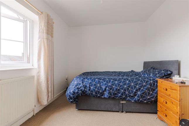 28, Waggoners Close, Scotter photo 4