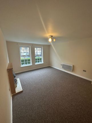 Flat for sale in Finney Drive, Northampton, Northamptonshire