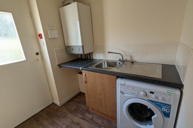 Room Let, 17 Brook Gardens, Close to Universities photo 4