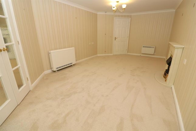 Flat for sale in High Street South, Rushden