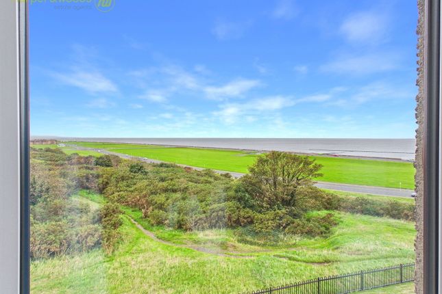The Cliff, New Brighton photo 3