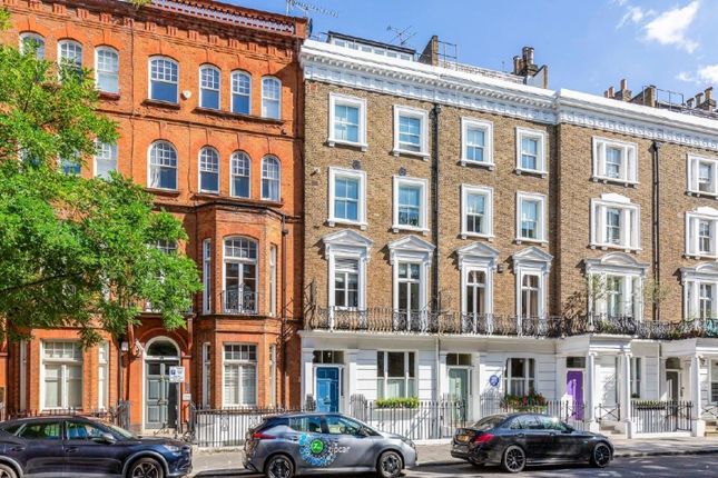 Flat to rent in Oakley Street, London