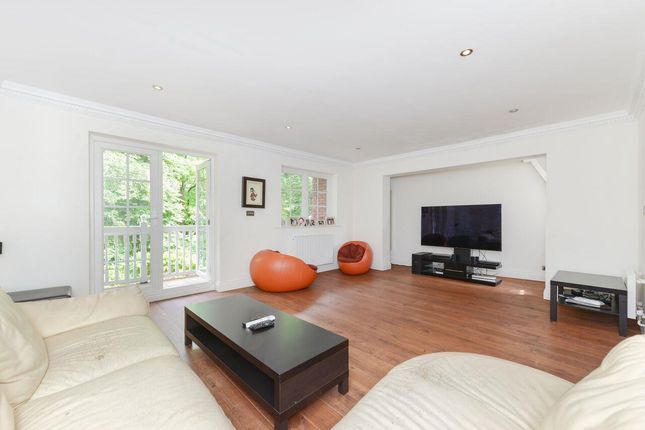 Thumbnail Town house to rent in Montpelier Road, Ealing, London