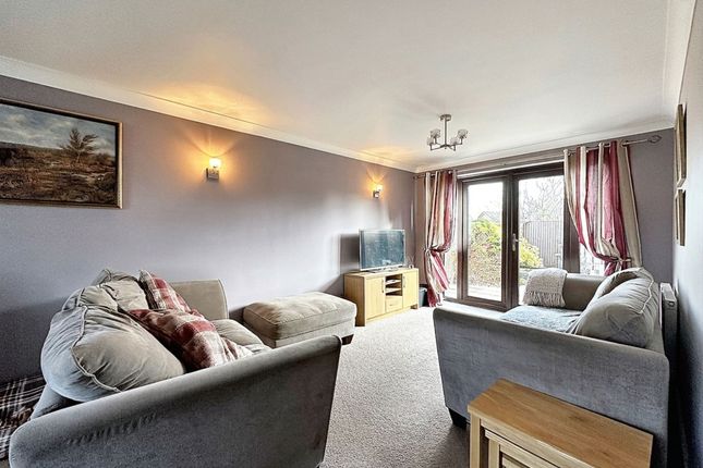 1 Foxy Paddock, Southampton photo 4