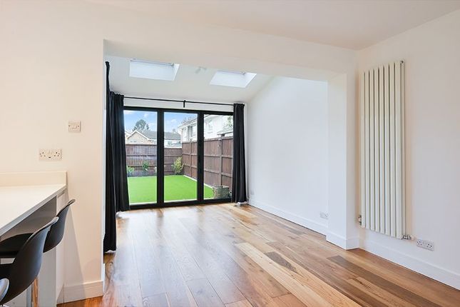 11, Summerly Avenue, Reigate photo 4