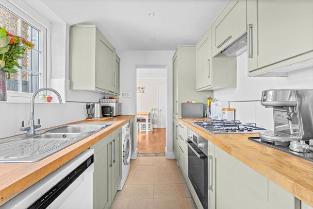 48 New Road, STAINES-UPON-THAMES photo 2
