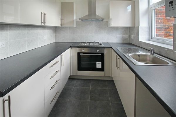 24, Moorhouse Road, Harrow photo 2