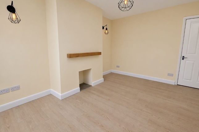 Stanningley Road, Leeds photo 5