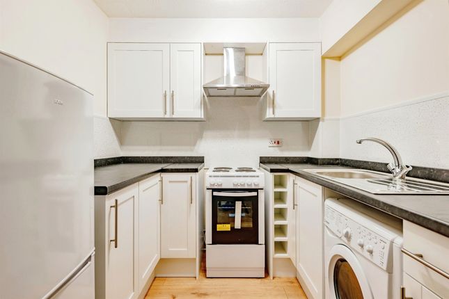 Flat for sale in Station Road, Redhill