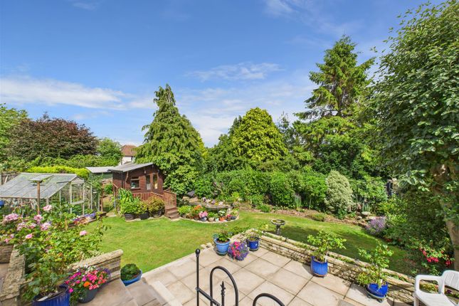 3-bed semi-detached on 25, Hillcrest Avenue, Hessle, £305,000