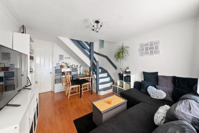 15, Harecastle Close, Yeading photo 4