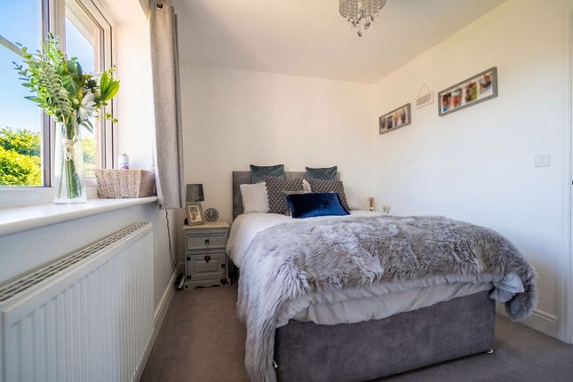 5 Hamlyn Close, Stratford-Upon-Avon photo 2