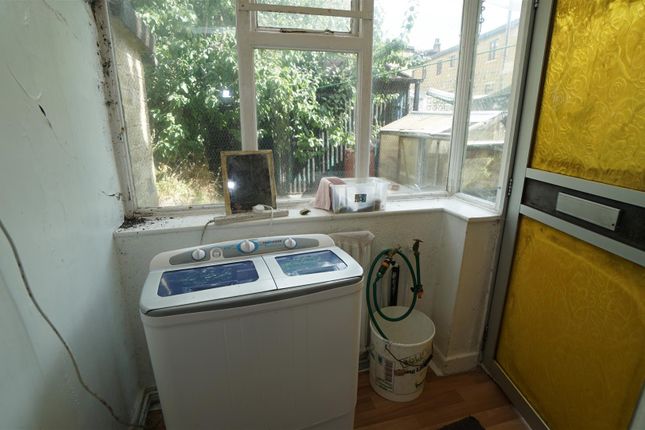 11, Wellands Terrace, Bradford photo 5