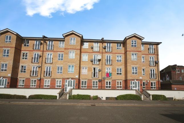 Thumbnail Flat for sale in Grove Road, Luton