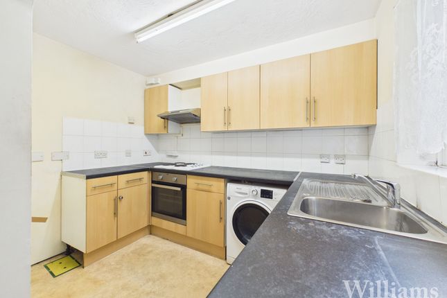 55 Plested Court, Aylesbury photo 2