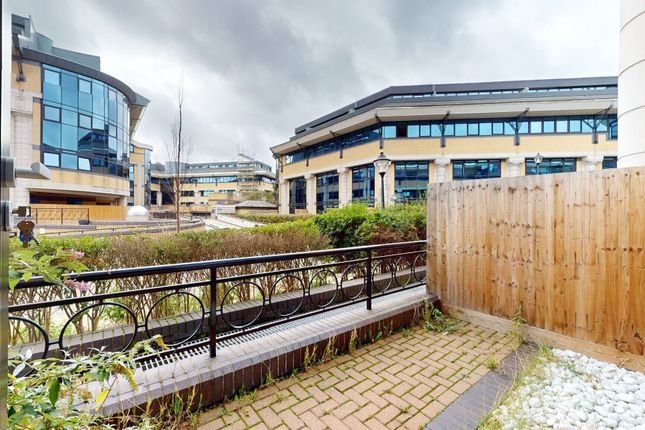 New Horizons Court, Brentford photo 3